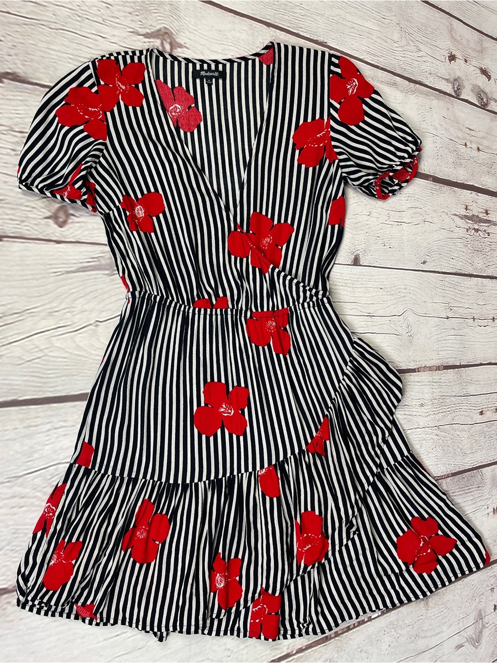 MADEWELL striped black & white lightweight dress with red floral print, size 0 - Picture 7 of 12